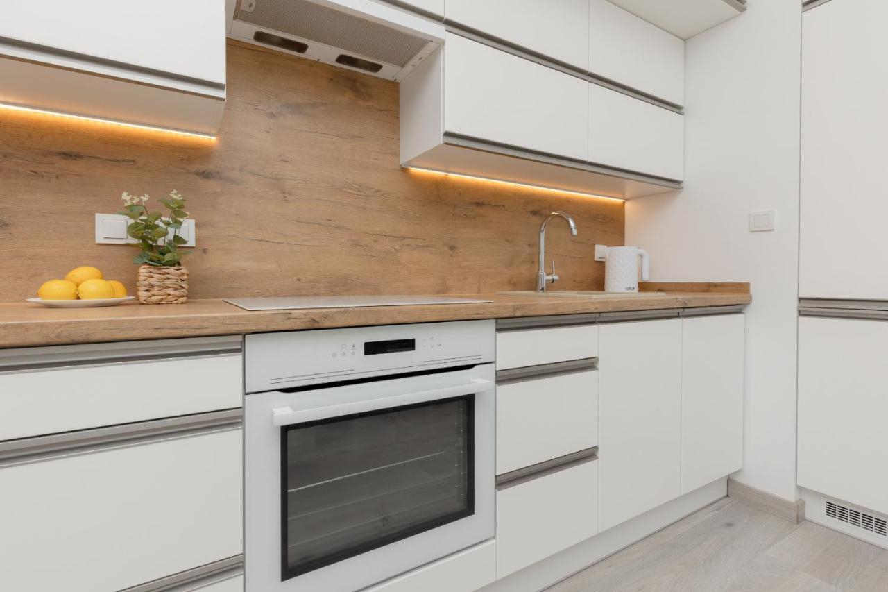 Cozy With Parking Bakalarska By Renters Apartmán Varšava