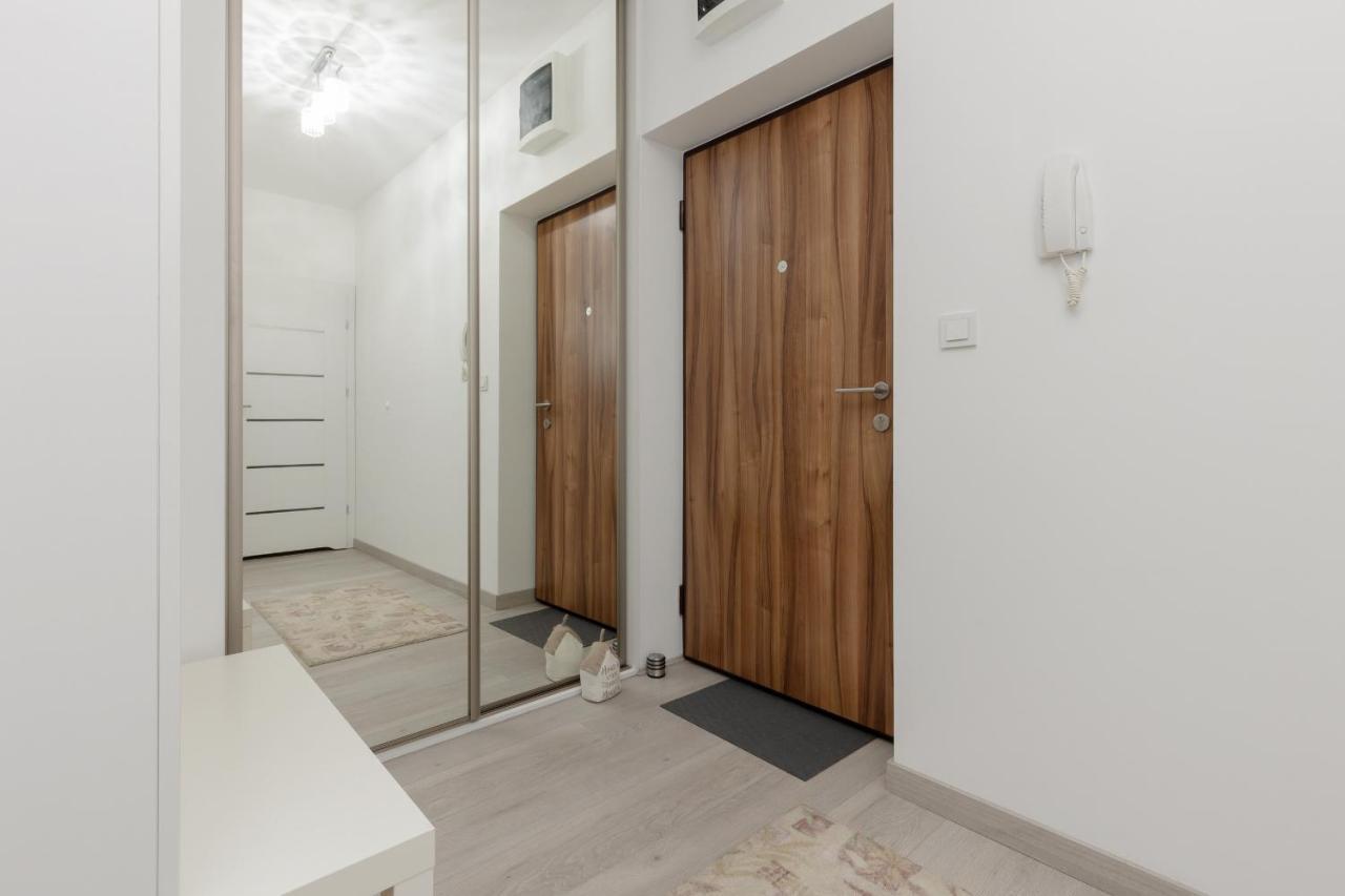 Cozy With Parking Bakalarska By Renters Apartmán Varšava