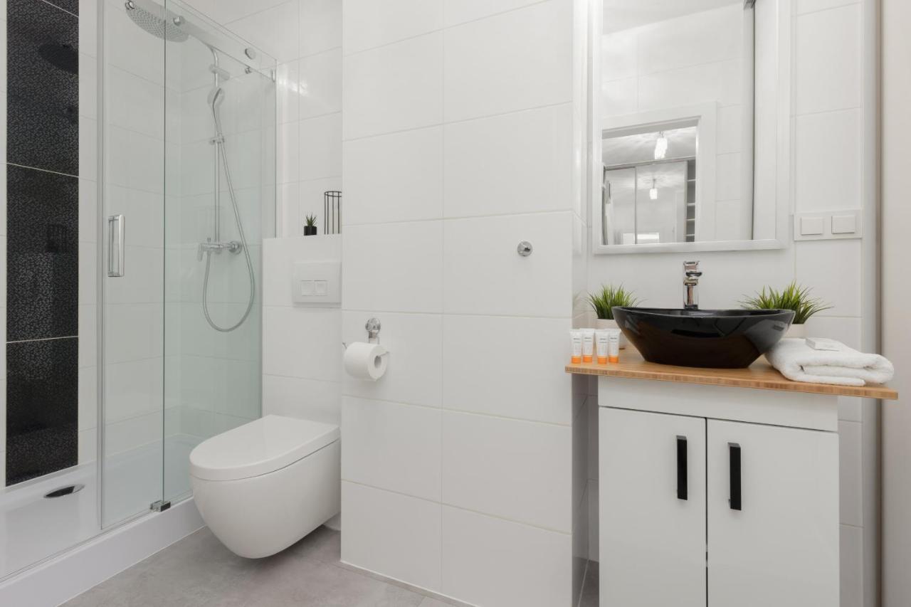 Cozy With Parking Bakalarska By Renters * Varšava